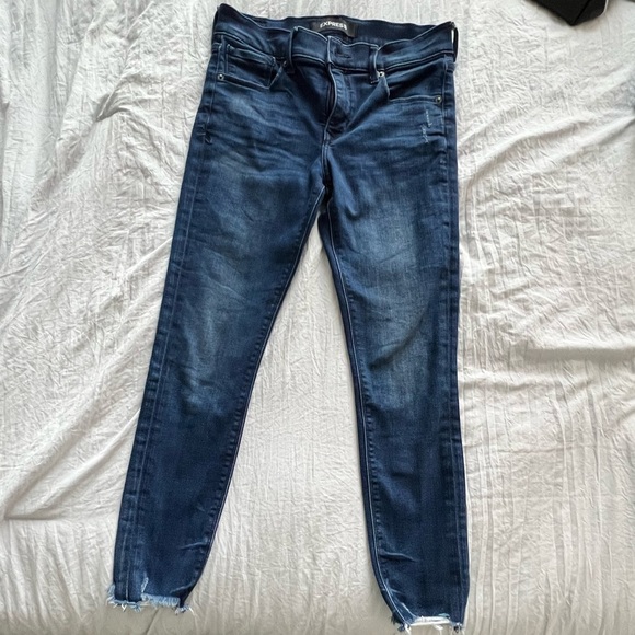 Express Skinny Jean Sz 2 Short - Picture 2 of 6